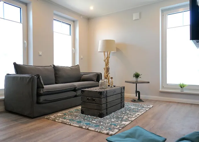 Bernstein & Breakfast 10 *