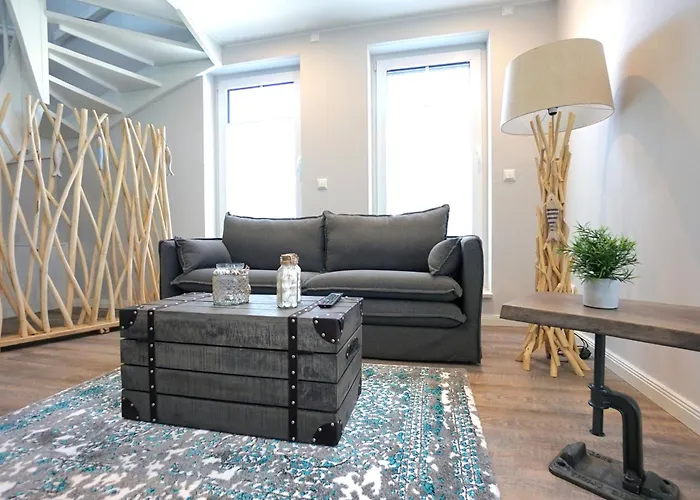 Bernstein & Breakfast 10 *