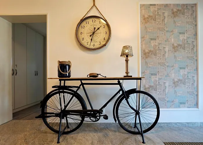 Bernstein & Breakfast 10 *